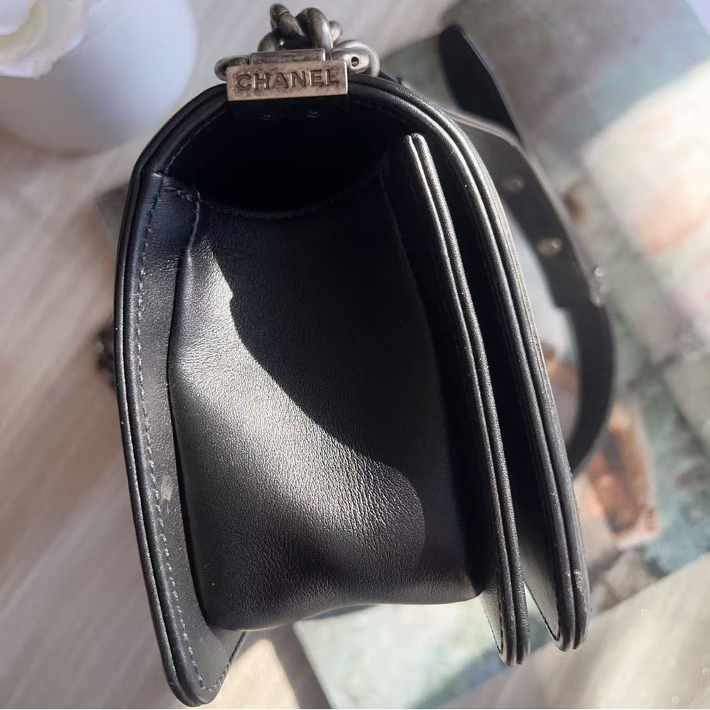 Chanel Diamond Studded Boy Bag Small 20 Chain - Picture 4 of 6